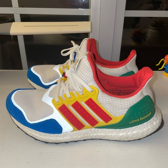 adidas Ultra Boost DNA x Lego MultiColor ❤️💛💚💙Woman’s 7 RARE Sneakers - Picture 5 of 12